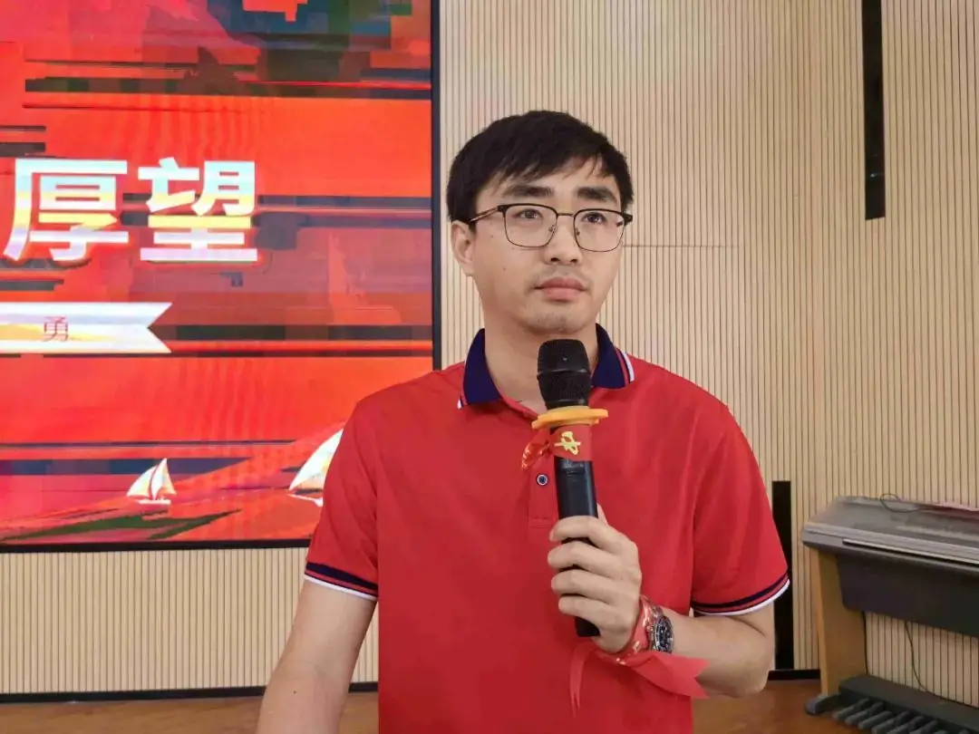 向光而行 决胜中考——纪中浪网中学隆重举办2024届中考百日誓师大会-第17张图片-四季读书网 向光而行 决胜中考——纪中浪网中学隆重举办2024届中考百日誓师大会-第17张图片-四季读书网