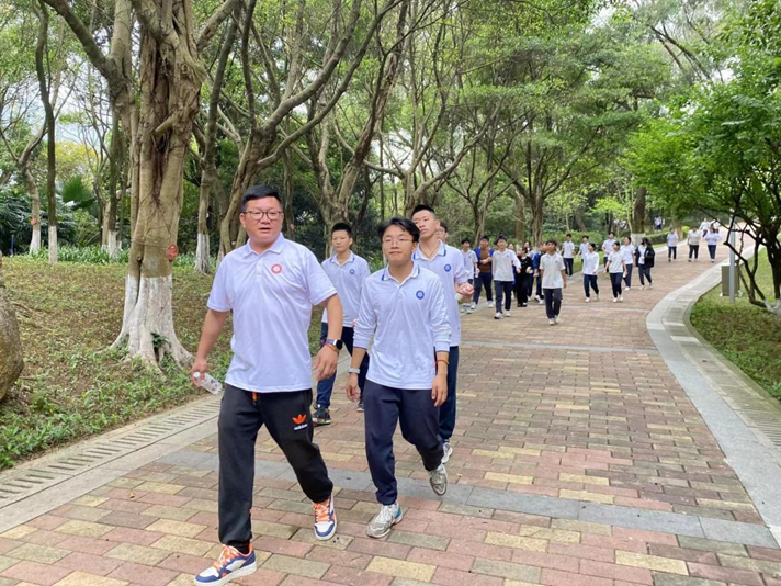 【思源·中考】百日扬鞭策马    七月似锦繁华——广州思源学校2024届中考百日誓师大会-第18张图片-四季读书网