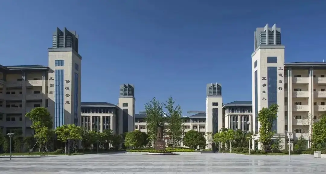 我校初中部(龙凤中学)召开2024年中考会考第二次备考会-第10张图片-四季读书网