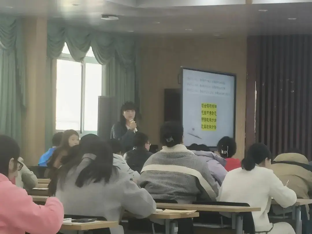 课标解读明方向 中考真题促教学---鹤壁市明志中学“研课标 说中考 明方向”课标展示活动-第32张图片-四季读书网 课标解读明方向 中考真题促教学---鹤壁市明志中学“研课标 说中考 明方向”课标展示活动-第32张图片-四季读书网
