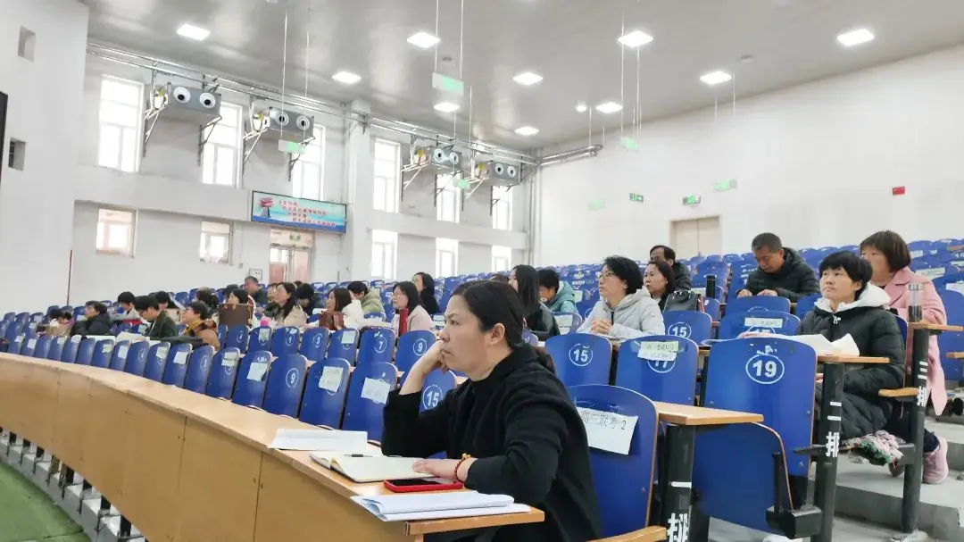 我校举办系列高考研讨活动-第4张图片-四季读书网 我校举办系列高考研讨活动-第4张图片-四季读书网