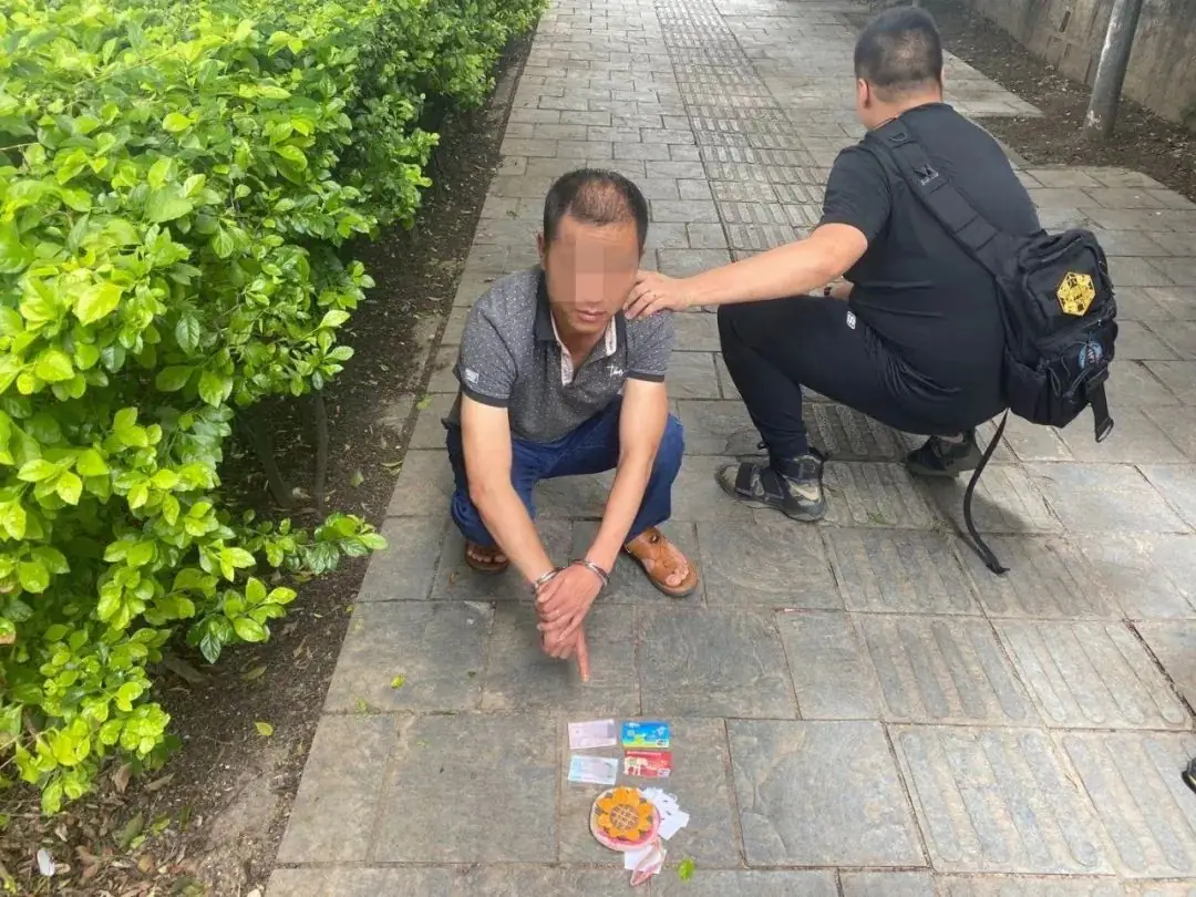 【治庸·铁军】#护航高考有蜀黍#特别的时期,特别的高考,蜀黍给你特别的守护~-第1张图片-四季读书网