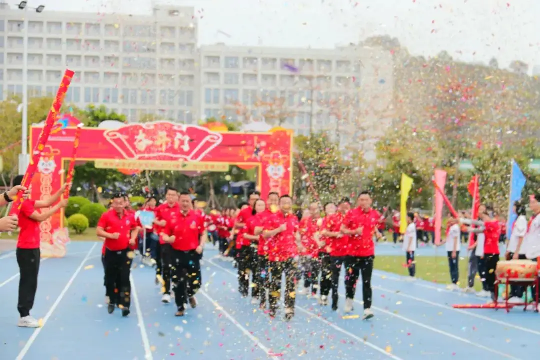百日磨砺 剑指中考丨广州外国语学校附属学校2024届初三学子百日誓师大会-第5张图片-四季读书网