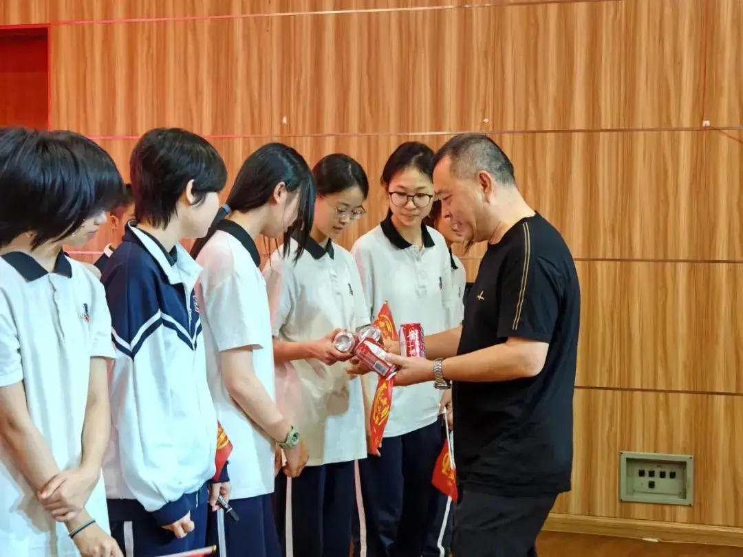 【战百日踔厉奋发,迎中考笃行不怠】佛山光正2024中考百日誓师大会隆重举行-第53张图片-四季读书网
