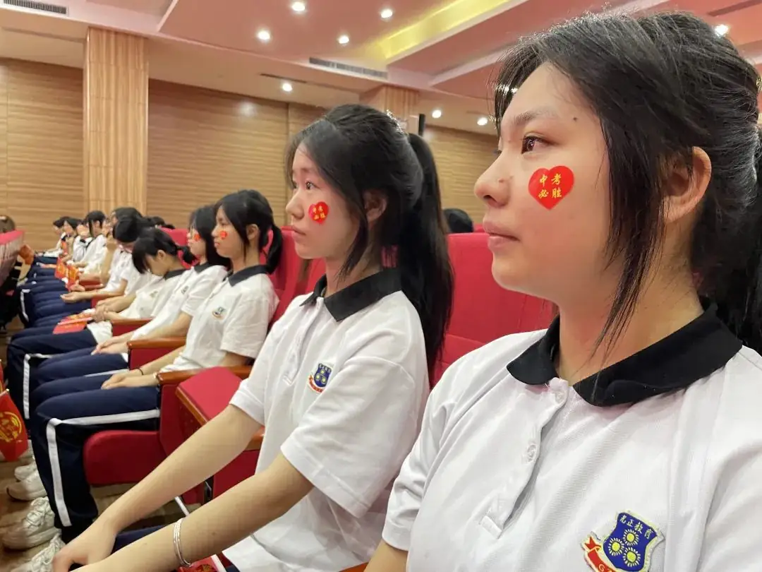 【战百日踔厉奋发,迎中考笃行不怠】佛山光正2024中考百日誓师大会隆重举行-第39张图片-四季读书网