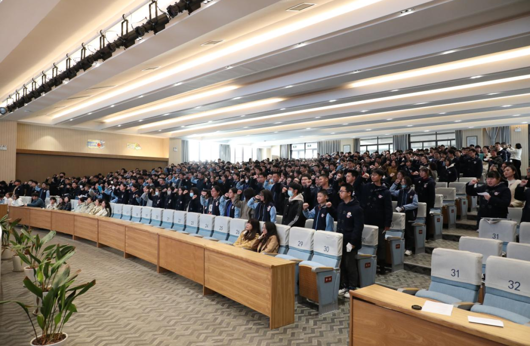 鹏皓情怀 圆梦中考——南京市将军山中学2024中考誓师大会-第12张图片-四季读书网