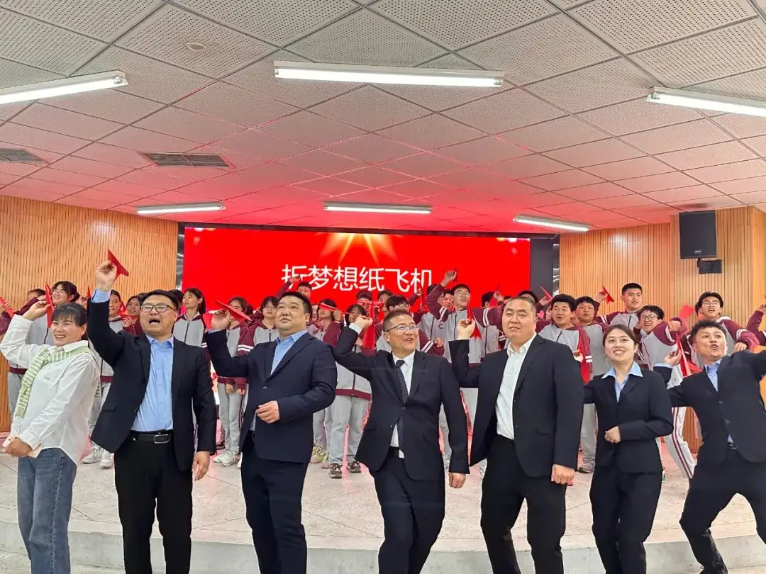 我为自己证明,决胜中考、勇攀高峰——宜宾市第十初级中学校中考冲刺誓师大会-第20张图片-四季读书网