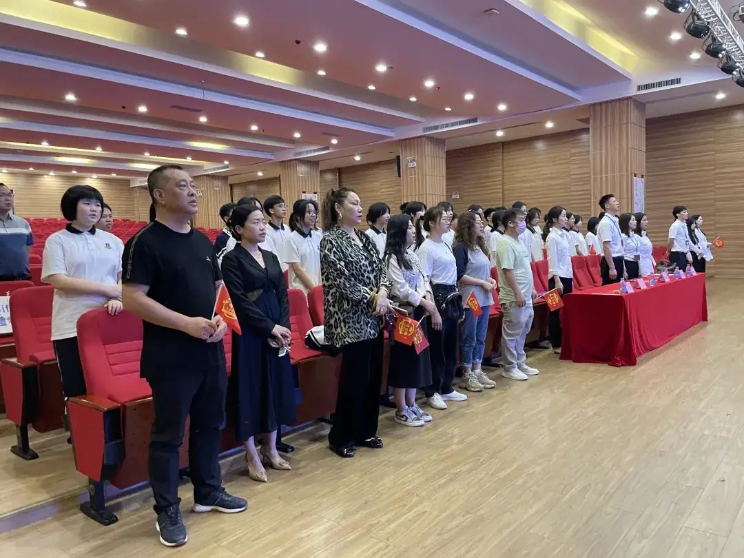 【战百日踔厉奋发,迎中考笃行不怠】佛山光正2024中考百日誓师大会隆重举行-第40张图片-四季读书网