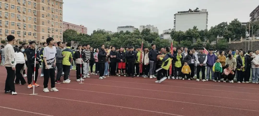 趣味减压增活力  赋能奔跑迎高考——赣县中学高三年级开展趣味减压活动 第5张