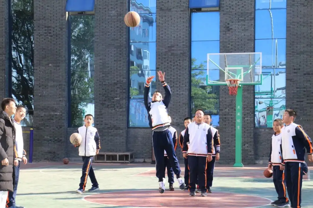 说起“中考第一”,你会想起哪所学校?| 每周一校-第13张图片-四季读书网