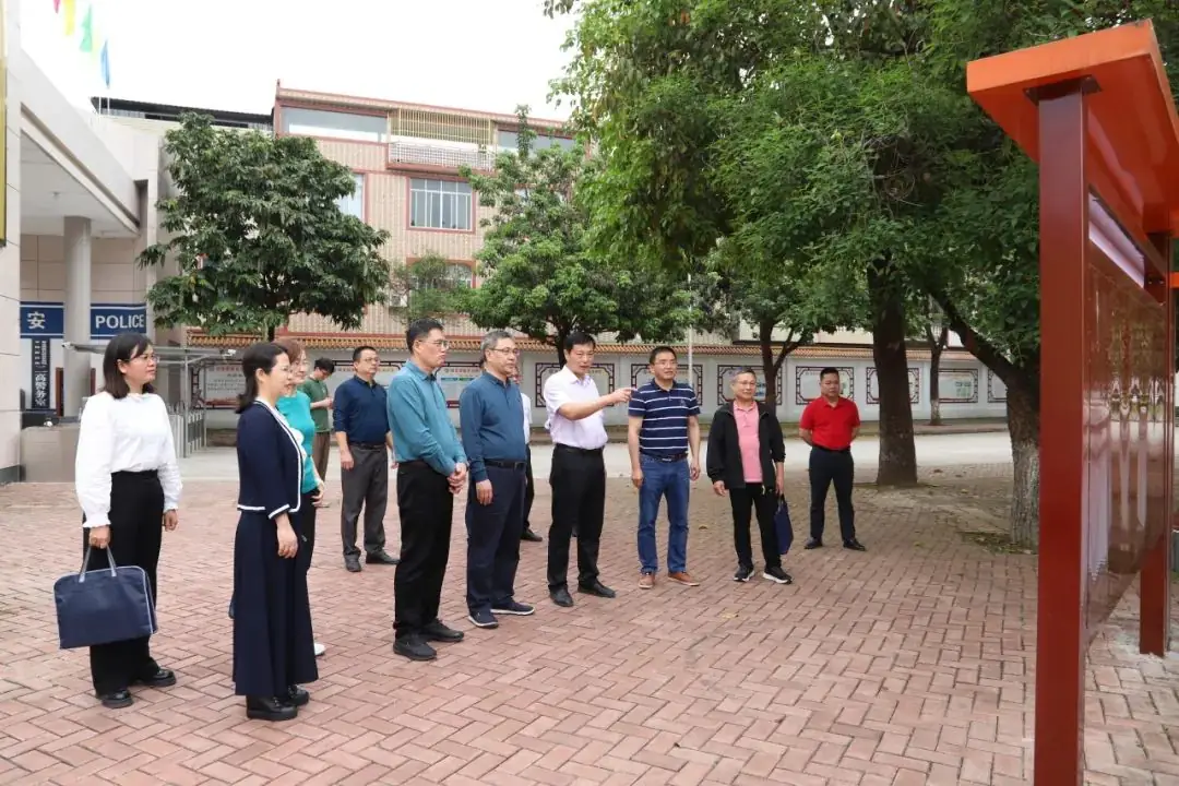 结对帮扶共话高考,聚焦课堂共促发展——深圳市西乡中学领导专家莅临我校开展教学交流等系列活动-第14张图片-四季读书网
