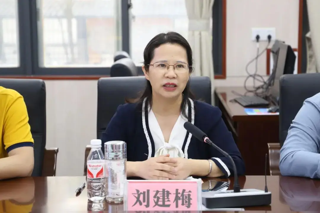结对帮扶共话高考,聚焦课堂共促发展——深圳市西乡中学领导专家莅临我校开展教学交流等系列活动-第7张图片-四季读书网