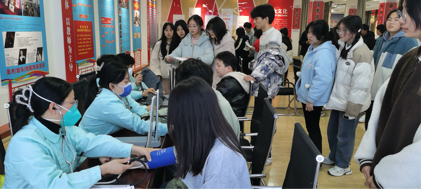 助力高考,为梦护航——铜陵市财经学校圆满完成2024年高考体检工作-第2张图片-四季读书网 助力高考,为梦护航——铜陵市财经学校圆满完成2024年高考体检工作-第2张图片-四季读书网