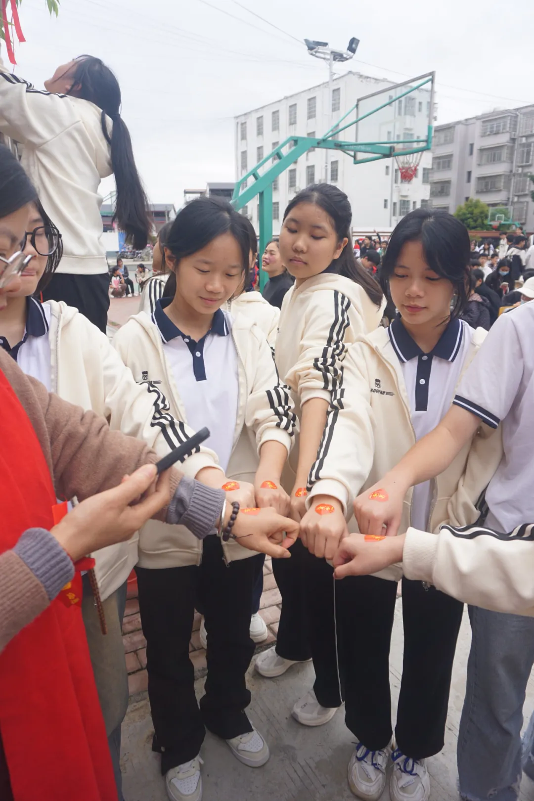 忻城县思练中学2024年中考冲刺誓师大会-第55张图片-四季读书网