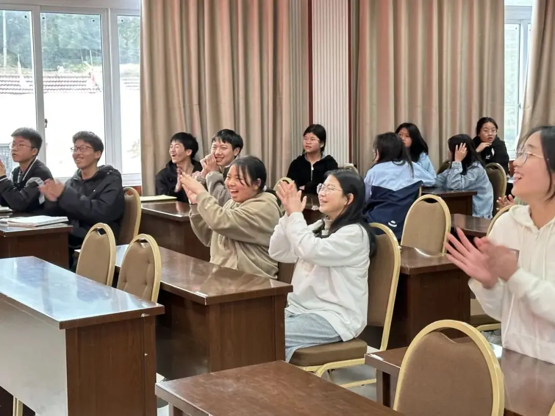 【岭上四JING·心净】减压赋能,笑迎中考——仙居县安岭乡中心学校开展中考冲刺心理减压系列活动-第24张图片-四季读书网 【岭上四JING·心净】减压赋能,笑迎中考——仙居县安岭乡中心学校开展中考冲刺心理减压系列活动-第24张图片-四季读书网
