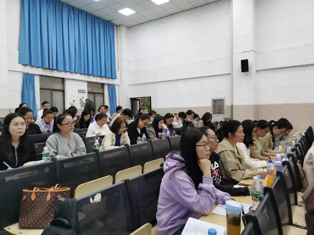 高考研讨‖墨江一中高三赴普洱市参加高考研讨会-第8张图片-四季读书网