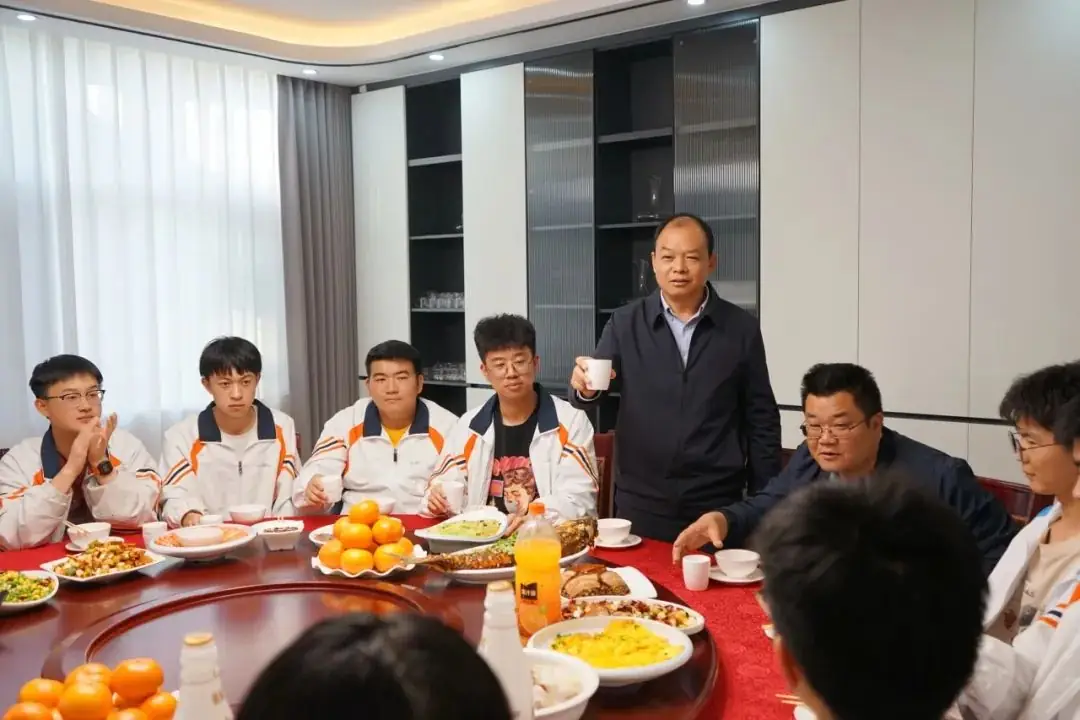 助力高考│春日有约,我和校长的共享“食”光-第15张图片-四季读书网
