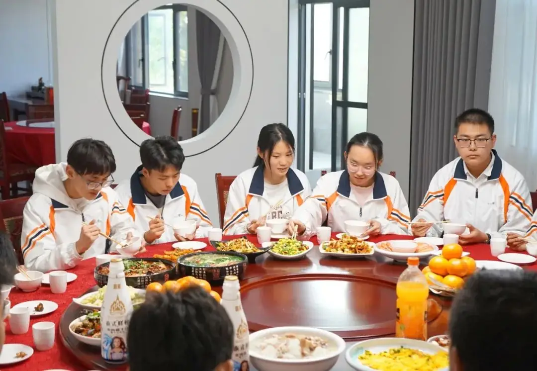 助力高考│春日有约,我和校长的共享“食”光-第17张图片-四季读书网