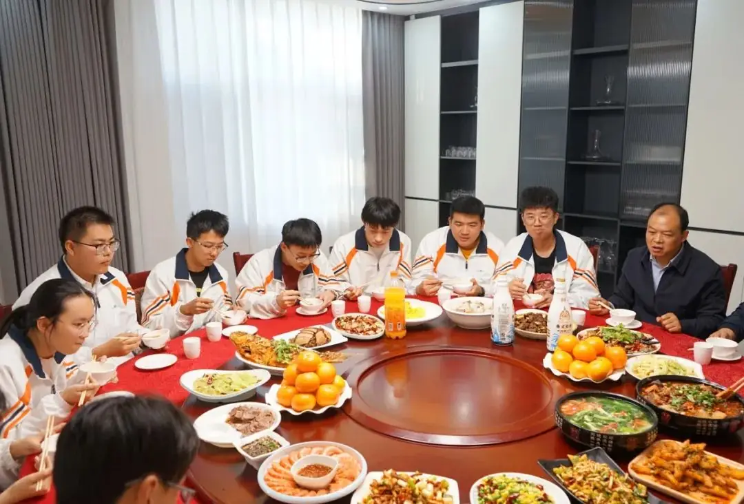助力高考│春日有约,我和校长的共享“食”光-第19张图片-四季读书网