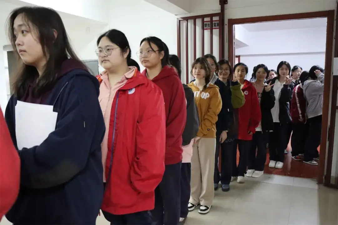 保驾护航 助力圆梦——我校2024年高考体检工作圆满完成-第5张图片-四季读书网
