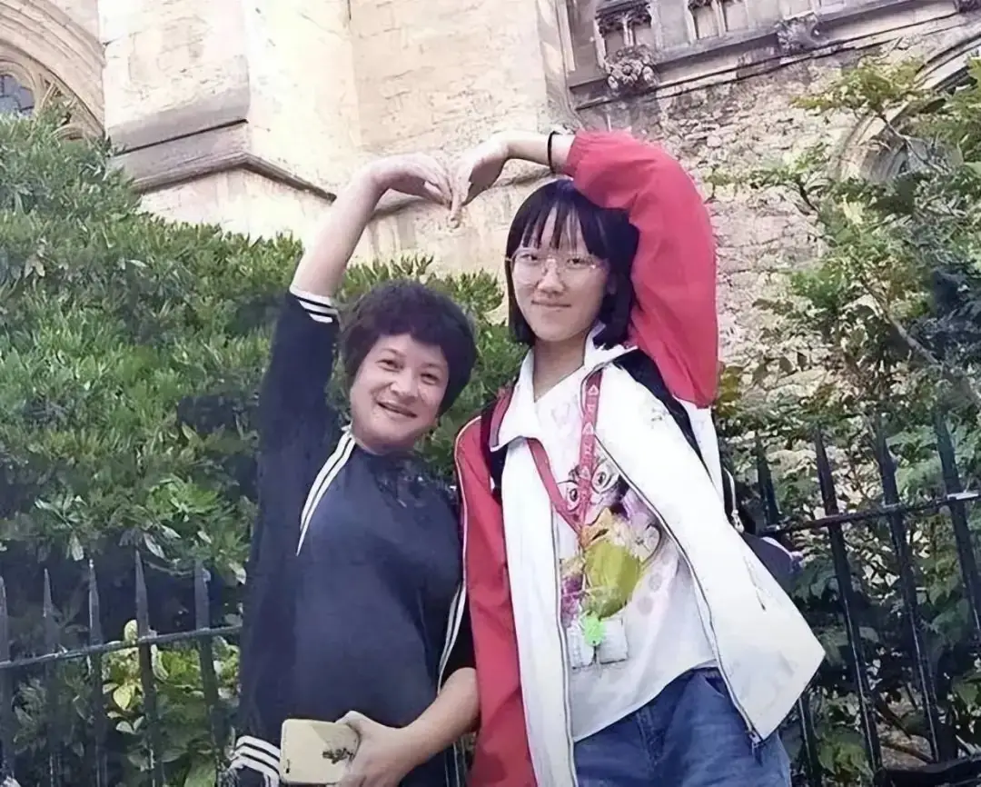 高考中出现的“神仙卷面”,阅卷老师都不忍心扣分,值得大家学习-第7张图片-四季读书网 高考中出现的“神仙卷面”,阅卷老师都不忍心扣分,值得大家学习-第7张图片-四季读书网