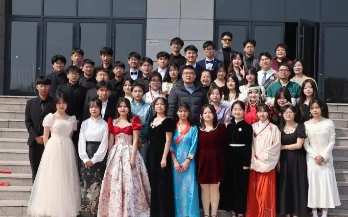 十八加冠逐梦青春 奋楫笃行决战高考-第2张图片-四季读书网 十八加冠逐梦青春 奋楫笃行决战高考-第2张图片-四季读书网