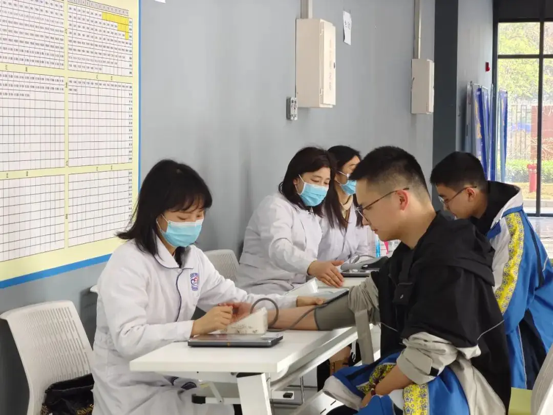 【护航高考】广汉市卫健局送检入校 护航高考-第6张图片-四季读书网