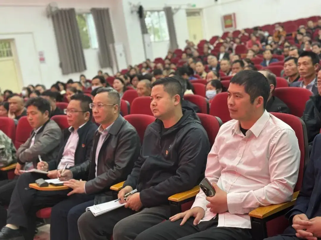 明晰高考政策,科学填报志愿 ‖ 赣县第三中学召开2024年新高考招生政策解读暨高考模拟志愿填报培训会 第2张 明晰高考政策,科学填报志愿 ‖ 赣县第三中学召开2024年新高考招生政策解读暨高考模拟志愿填报培训会 第2张