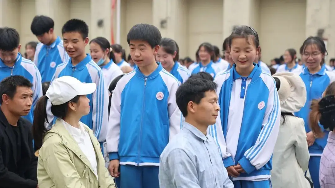 【校园动态】十年磨一剑 中考越雄关||紫阳中学初中部举行2024届中考誓师大会-第29张图片-四季读书网