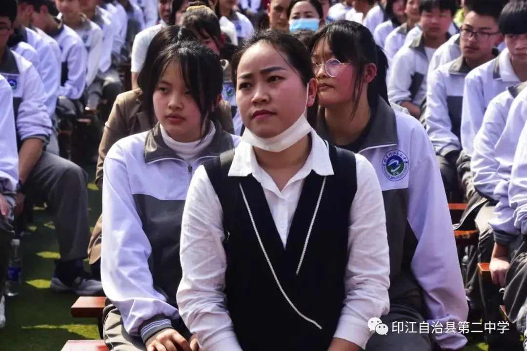 印江二中:2022届中考励志教育暨百日誓师动员大会-第15张图片-四季读书网
