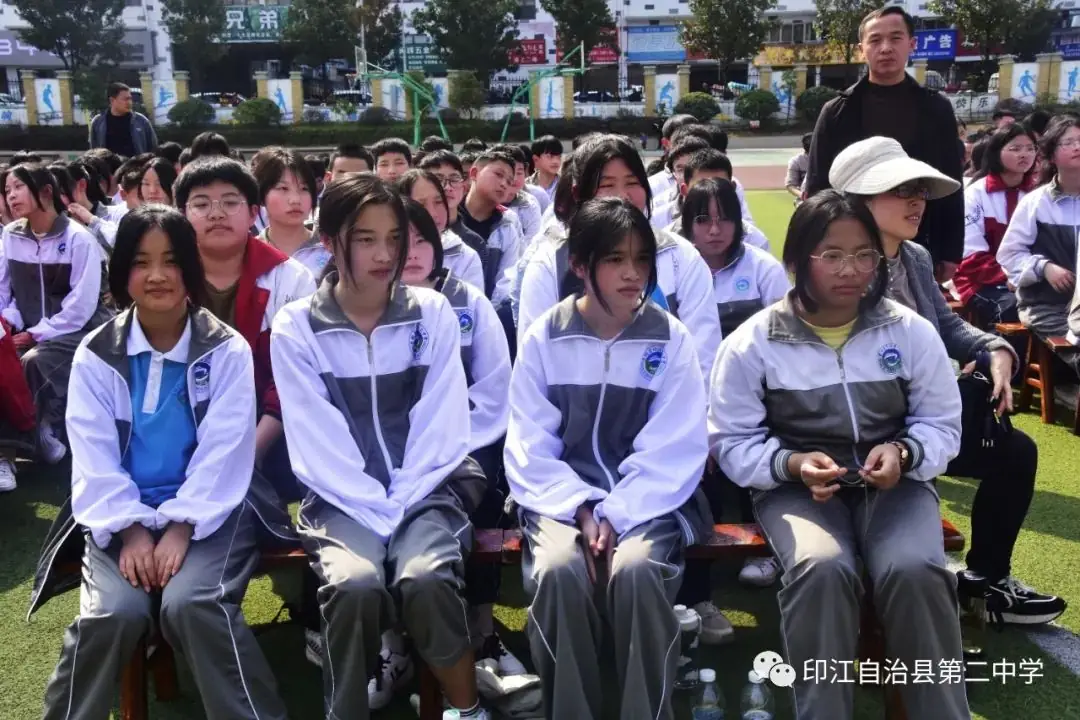 印江二中:2022届中考励志教育暨百日誓师动员大会-第16张图片-四季读书网
