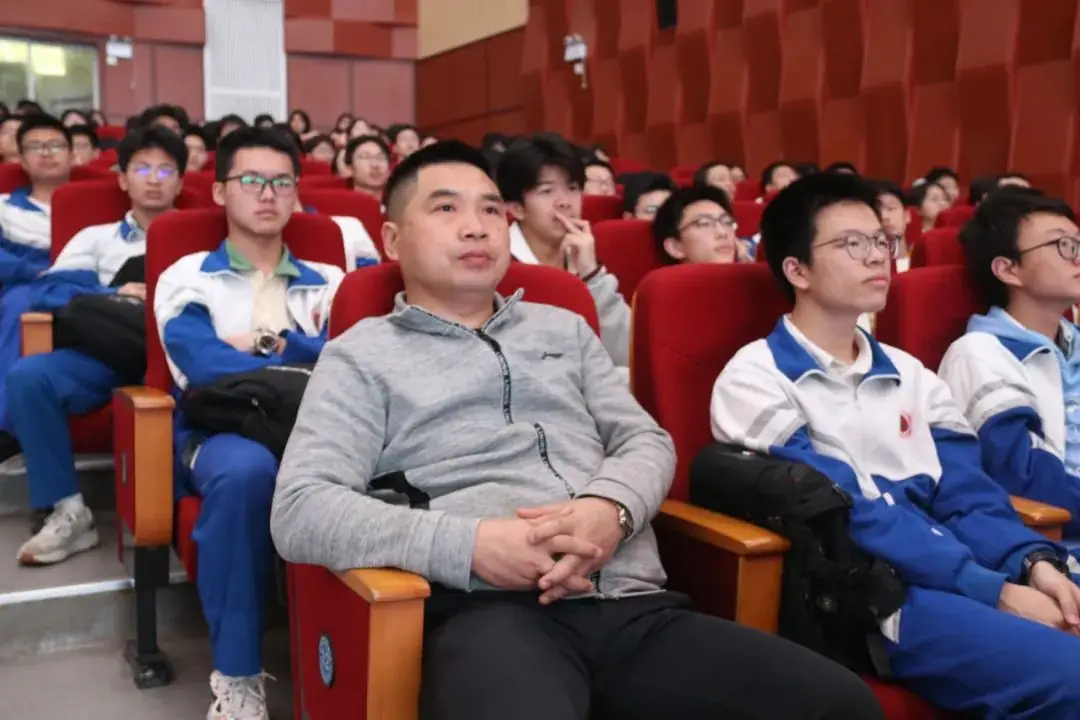 【博雅大讲堂·新高考】拨云开雾,理性看每一个可能的选择键||南昌市第一中学开展高考模拟志愿填报指导讲座-第32张图片-四季读书网