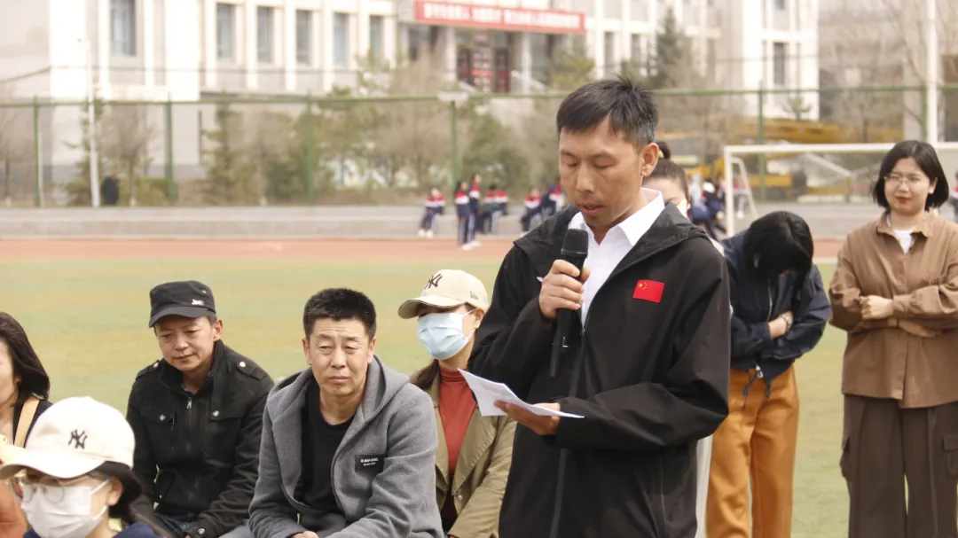 【中考】挑战极限,为梦而战——赛罕区民族中学举行中考励志报告会-第15张图片-四季读书网