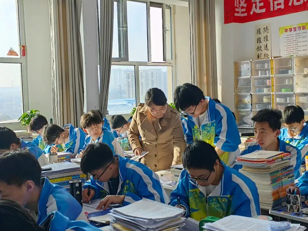 高考倒计时60天!兰州成功自强补习学校高考校区教学能手批评比活动高效开展-第5张图片-四季读书网