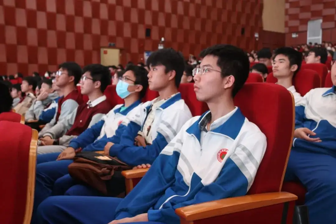 【博雅大讲堂·新高考】拨云开雾,理性看每一个可能的选择键||南昌市第一中学开展高考模拟志愿填报指导讲座-第31张图片-四季读书网