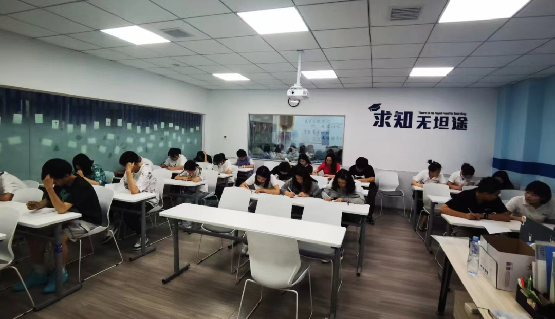 2024年河北廊坊高考艺考生考前冲刺,廊坊四中/六中/十中/十六中/万达/开发区/广阳区/安次区高三艺考一对一集训开课中-第2张图片-四季读书网