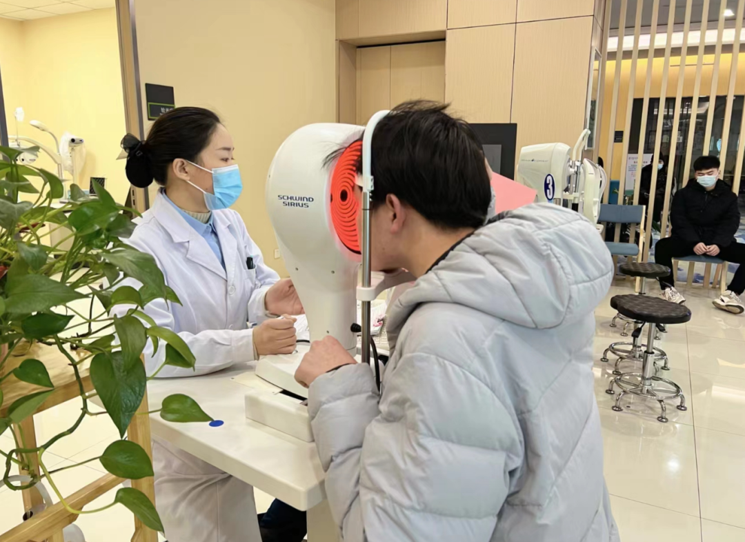 高考在即,报考有视力要求专业须提前准备-第2张图片-四季读书网