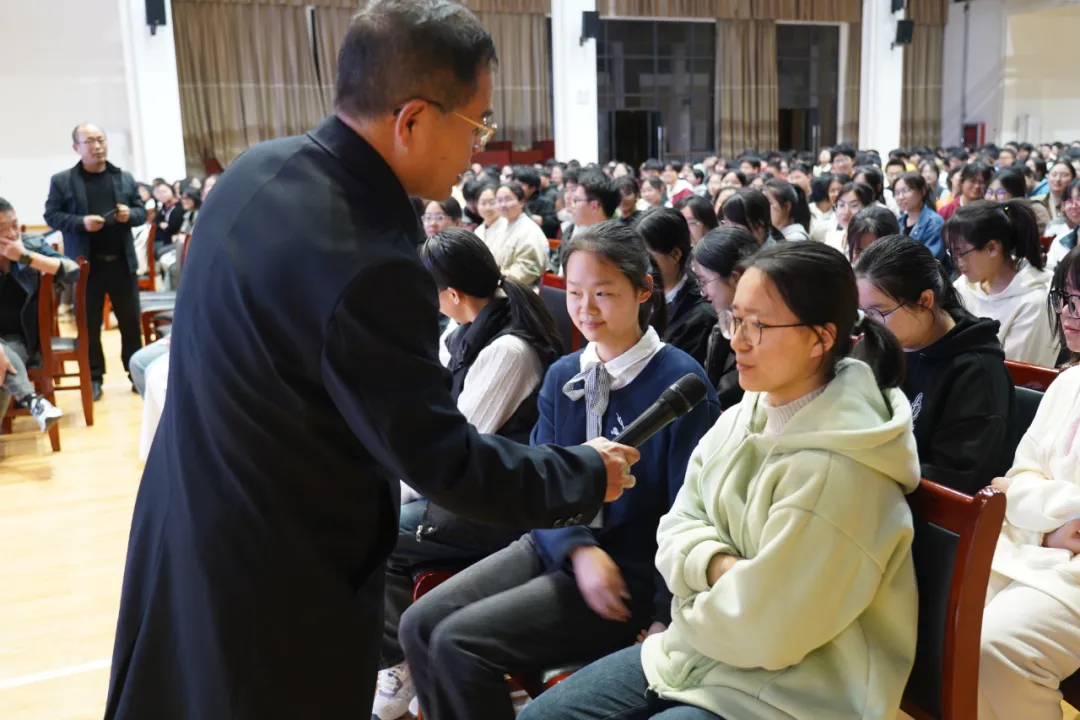 心理赋能 赢在高考——祁门一中励志心理辅导讲座助力高三学子决胜高考-第11张图片-四季读书网