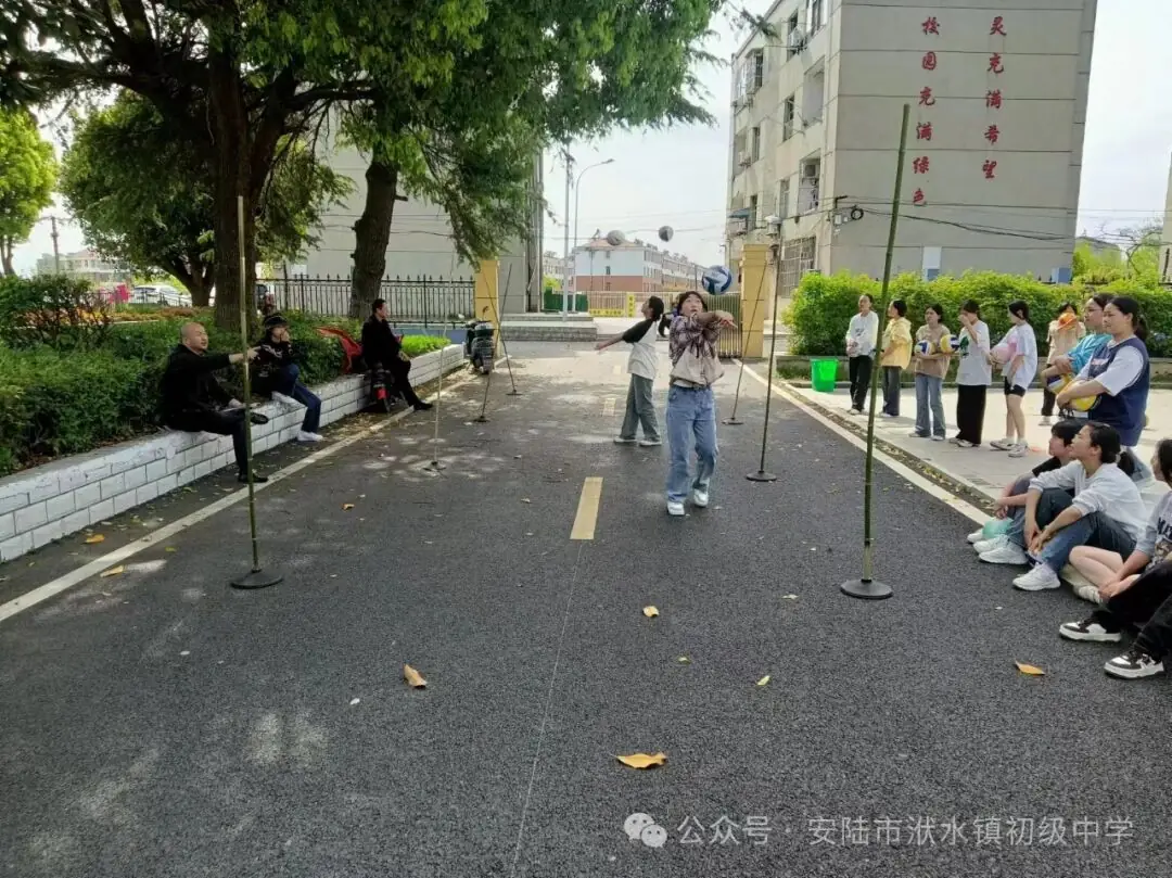 运动展青春风采 拼搏圆中考梦想----洑水镇初级中学举办九年级达标运动会-第3张图片-四季读书网