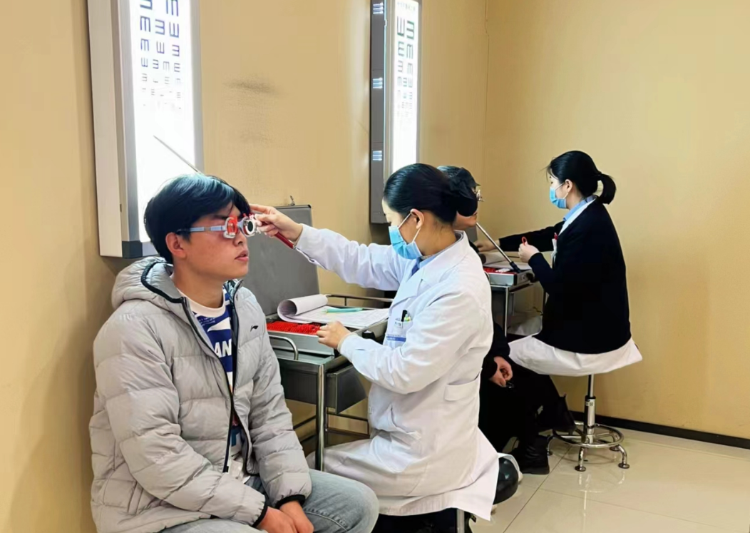 高考在即,报考有视力要求专业须提前准备-第3张图片-四季读书网