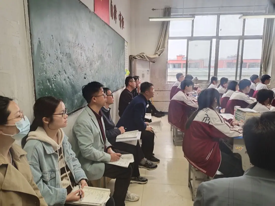 复习课堂深实践  凝心聚力备中考|城乡共建“九年级复习观摩课暨中考备考研讨”活动在胜利路实验举行-第14张图片-四季读书网