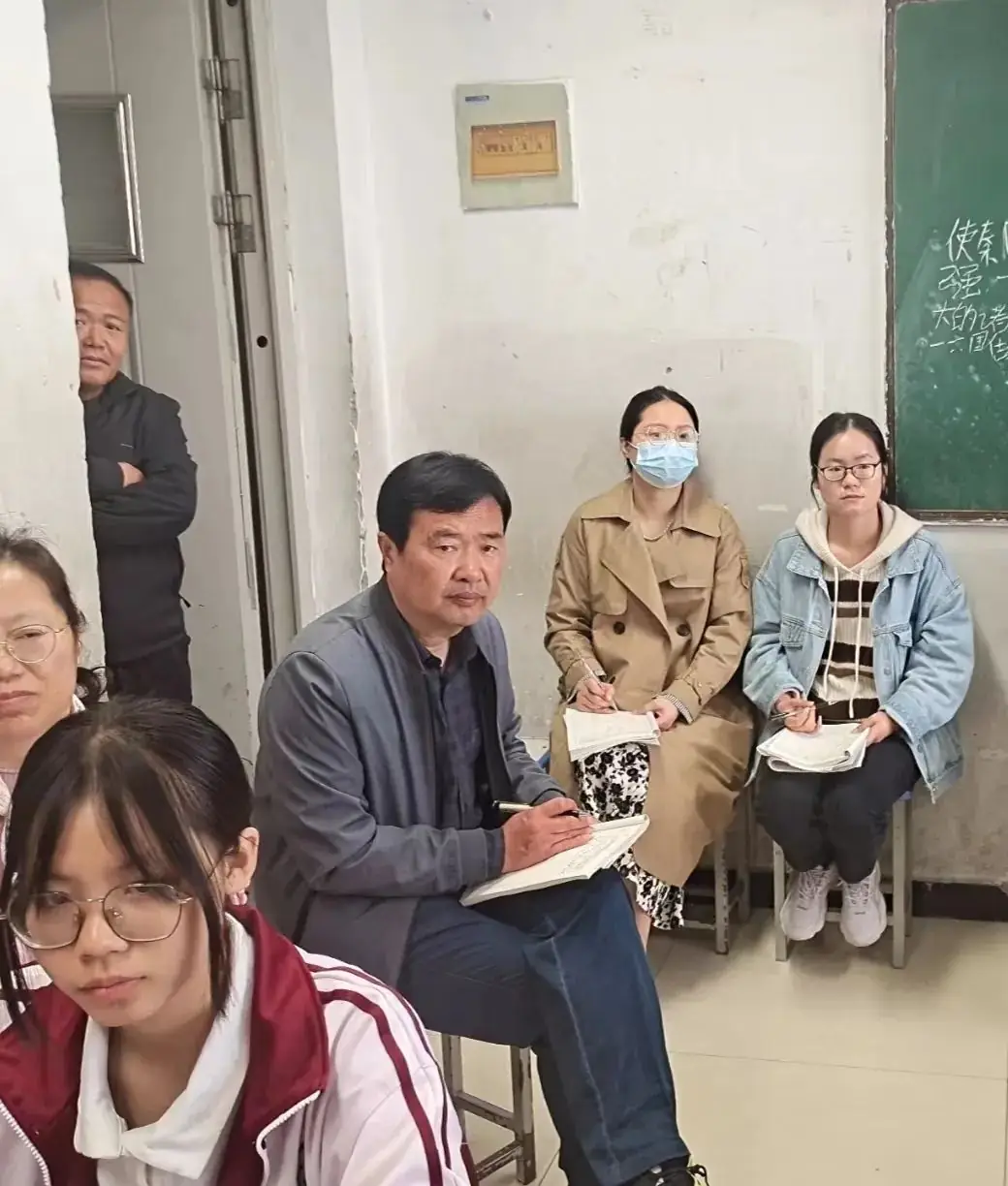 复习课堂深实践  凝心聚力备中考|城乡共建“九年级复习观摩课暨中考备考研讨”活动在胜利路实验举行-第15张图片-四季读书网