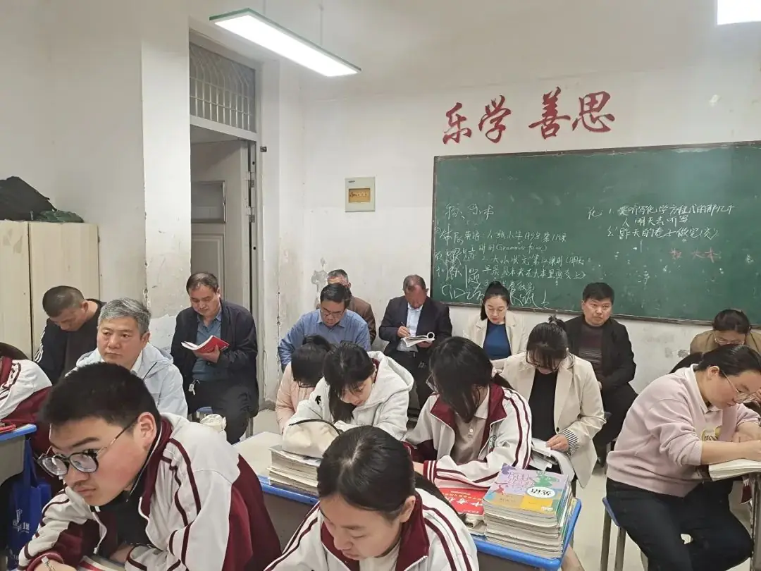 复习课堂深实践  凝心聚力备中考|城乡共建“九年级复习观摩课暨中考备考研讨”活动在胜利路实验举行-第10张图片-四季读书网