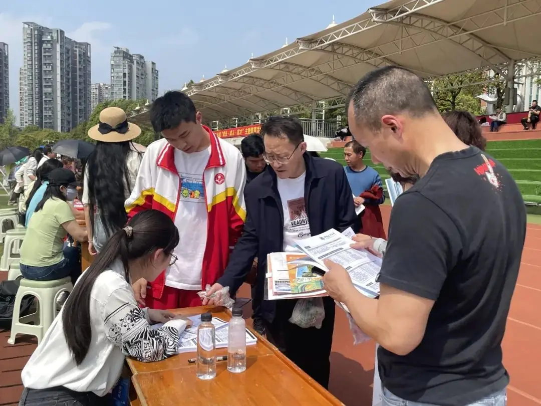 有关新高考!78所高校在百年一中展开一场筑梦之约! 第8张 有关新高考!78所高校在百年一中展开一场筑梦之约! 第8张