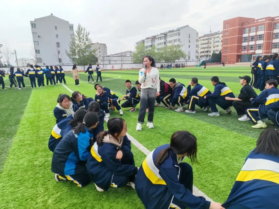 心无旁骛    迎战高考——凤鸣中学开展高三心理团辅活动-第15张图片-四季读书网