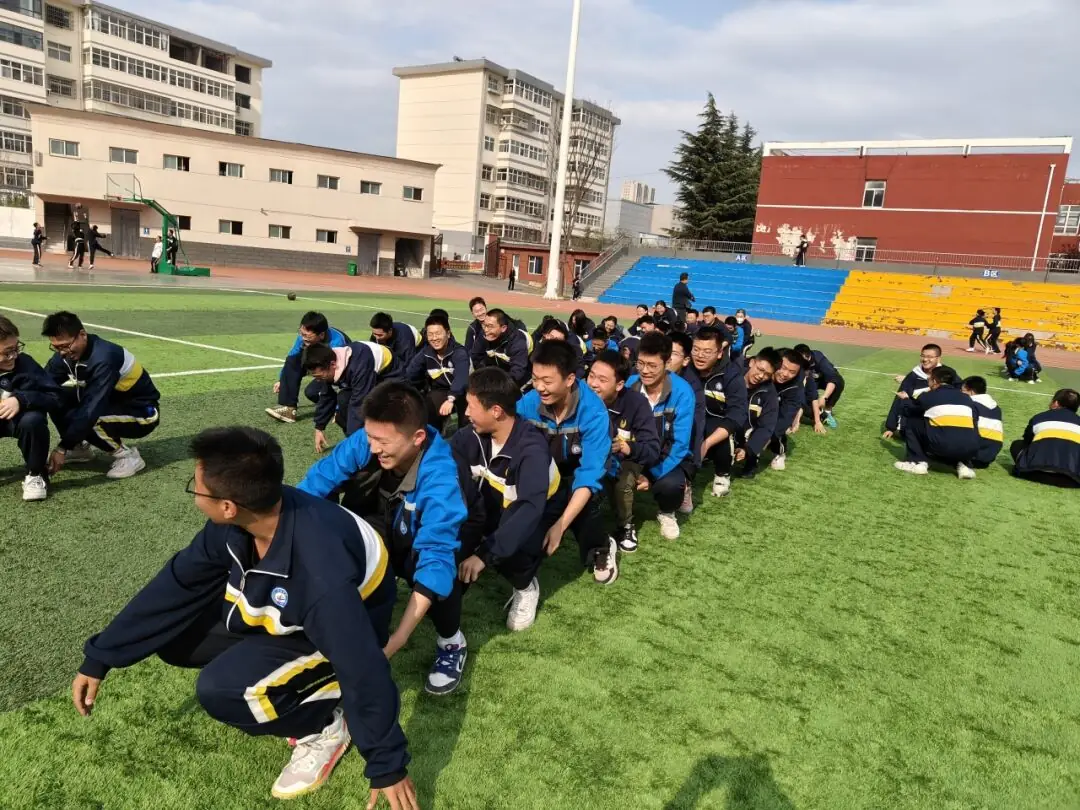 心无旁骛    迎战高考——凤鸣中学开展高三心理团辅活动-第27张图片-四季读书网