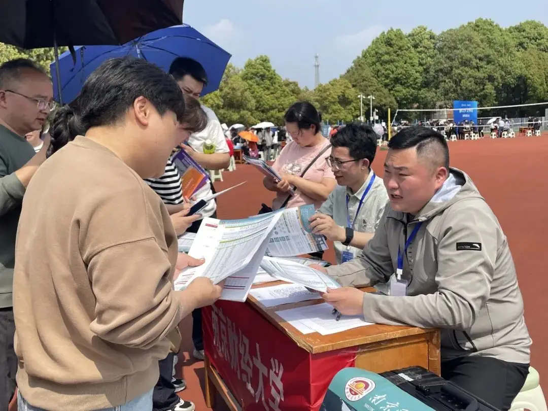 有关新高考!78所高校在百年一中展开一场筑梦之约! 第12张 有关新高考!78所高校在百年一中展开一场筑梦之约! 第12张
