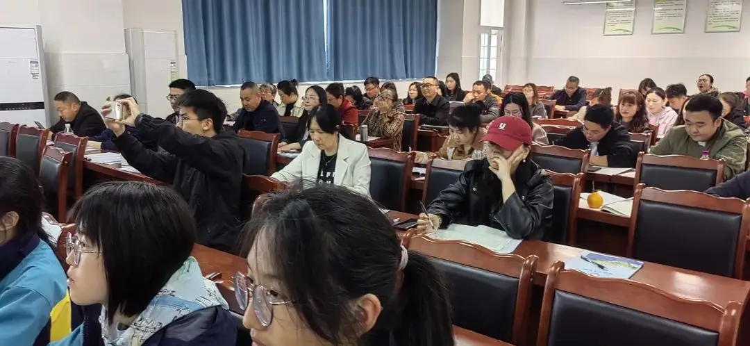杉中教育动态【开门办学•中考语文学科复习研讨会】-第3张图片-四季读书网