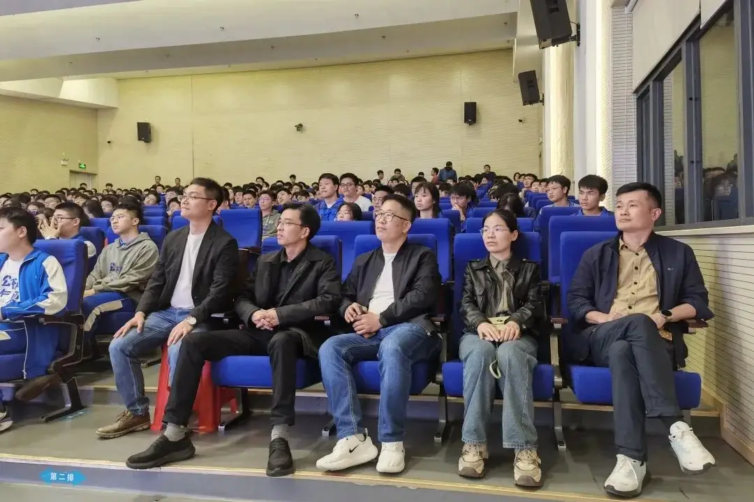 专家引领 助力高考 | 高2024届高考物理答题指导专题讲座 第3张 专家引领 助力高考 | 高2024届高考物理答题指导专题讲座 第3张