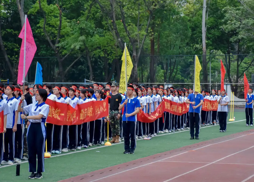 挥鞭策马战中考  誓言凌云绘青春-第24张图片-四季读书网